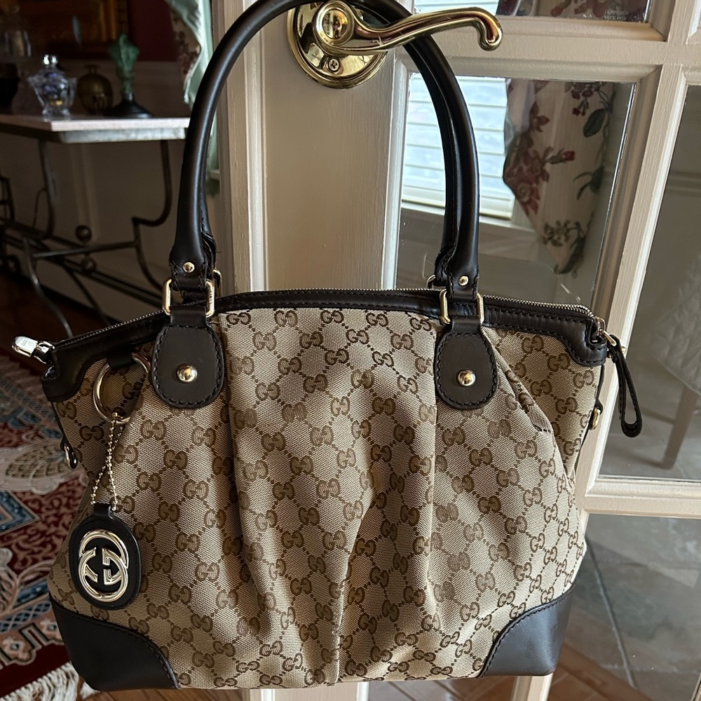 Authentic Gucci Sukey Bag